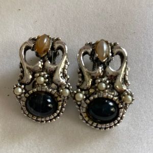 Vintage clip on earring